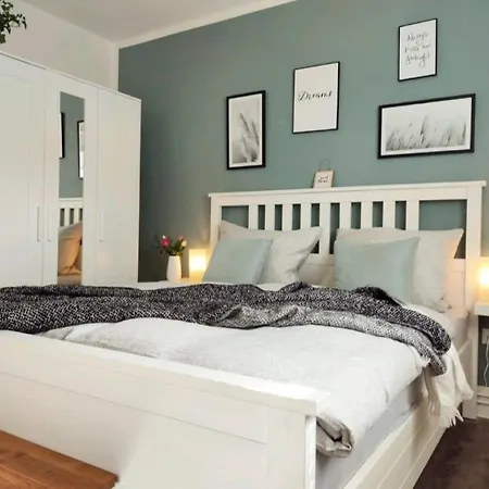 Naturnahe Zwischen Meer&seen Bei Kiel *